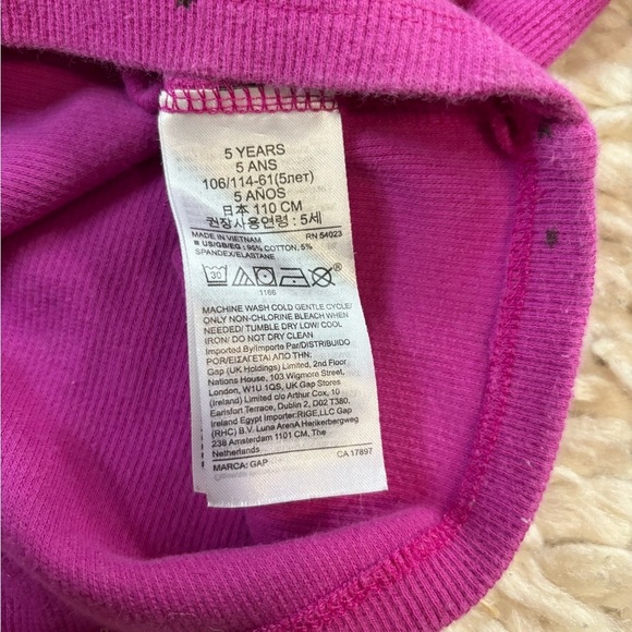 Girls GAP Fuchsia Black Star Long Sleeve Mock Neck Tee Size 5 - Picture 4 of 5